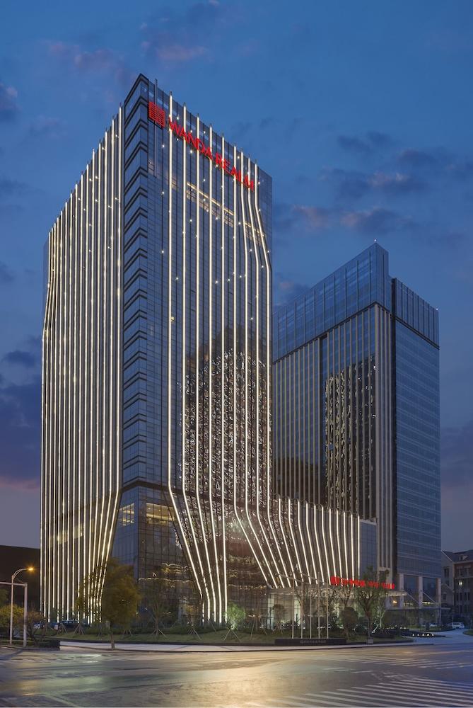 Wanda Realm Wuhan Exterior photo