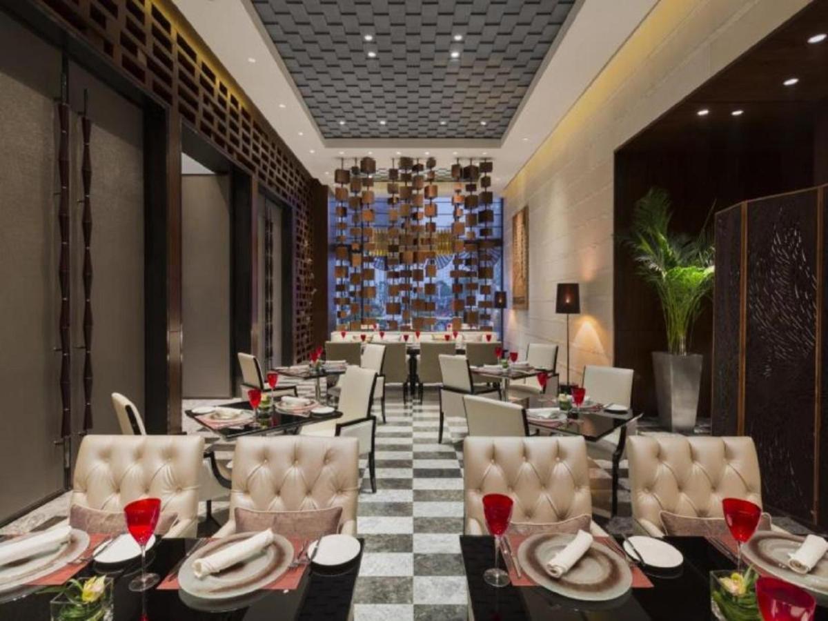 Wanda Realm Wuhan Exterior photo