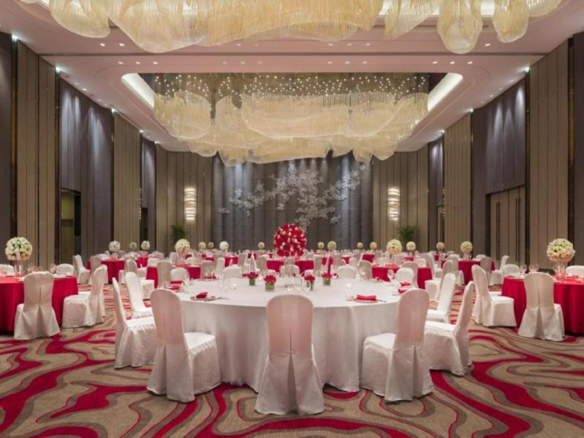 Wanda Realm Wuhan Exterior photo